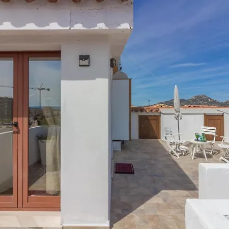 Bright X3 With Terrace! Appartement Olbia
