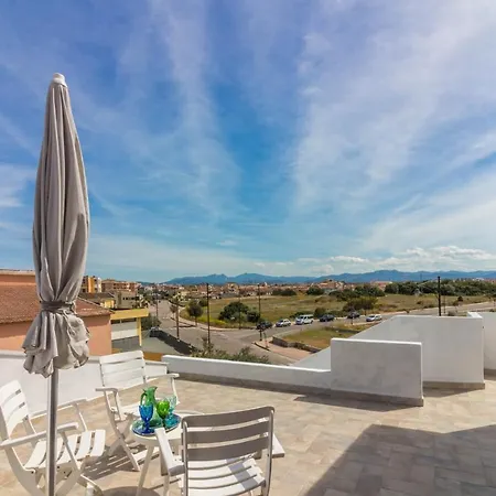 Bright X3 With Terrace! Appartement Olbia